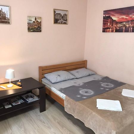 Apartment Near The Forum Mall Lviv Exterior foto