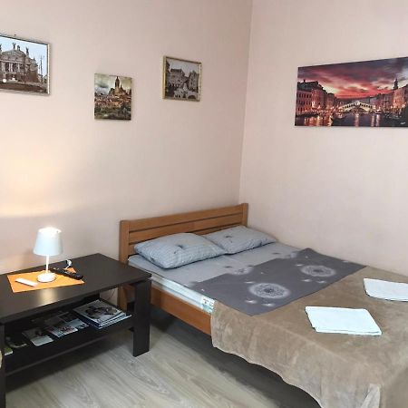 Apartment Near The Forum Mall Lviv Exterior foto