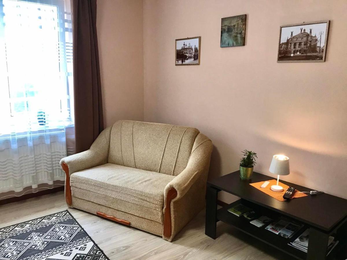 Apartment Near The Forum Mall Lviv Exterior foto