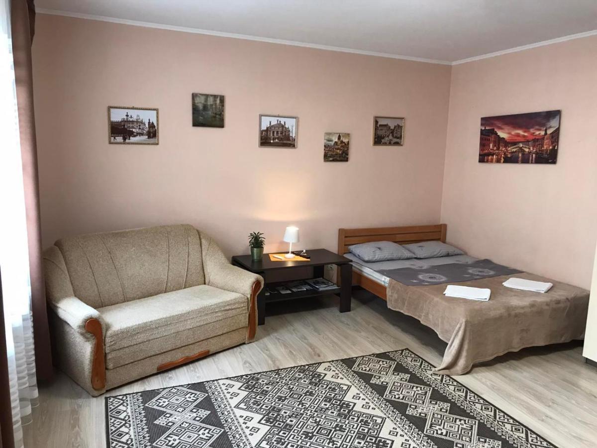Apartment Near The Forum Mall Lviv Exterior foto