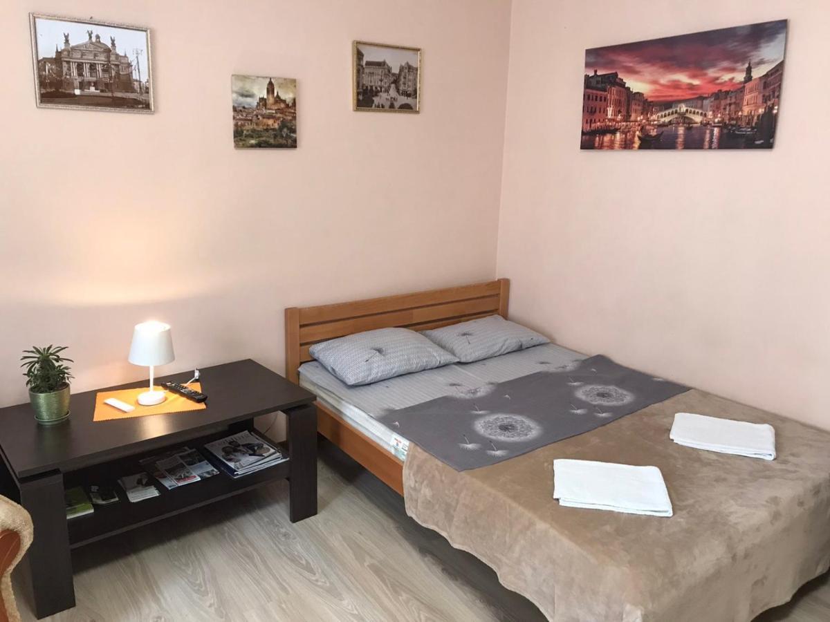Apartment Near The Forum Mall Lviv Exterior foto