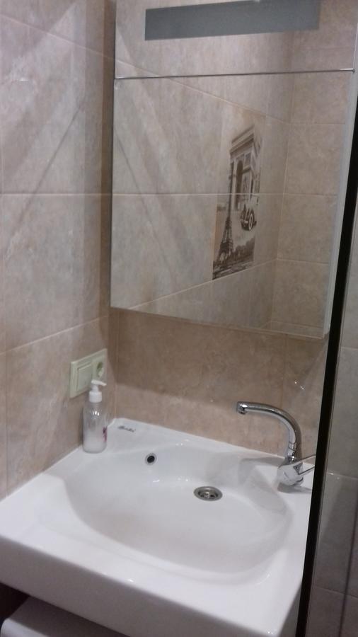 Apartment Near The Forum Mall Lviv Exterior foto