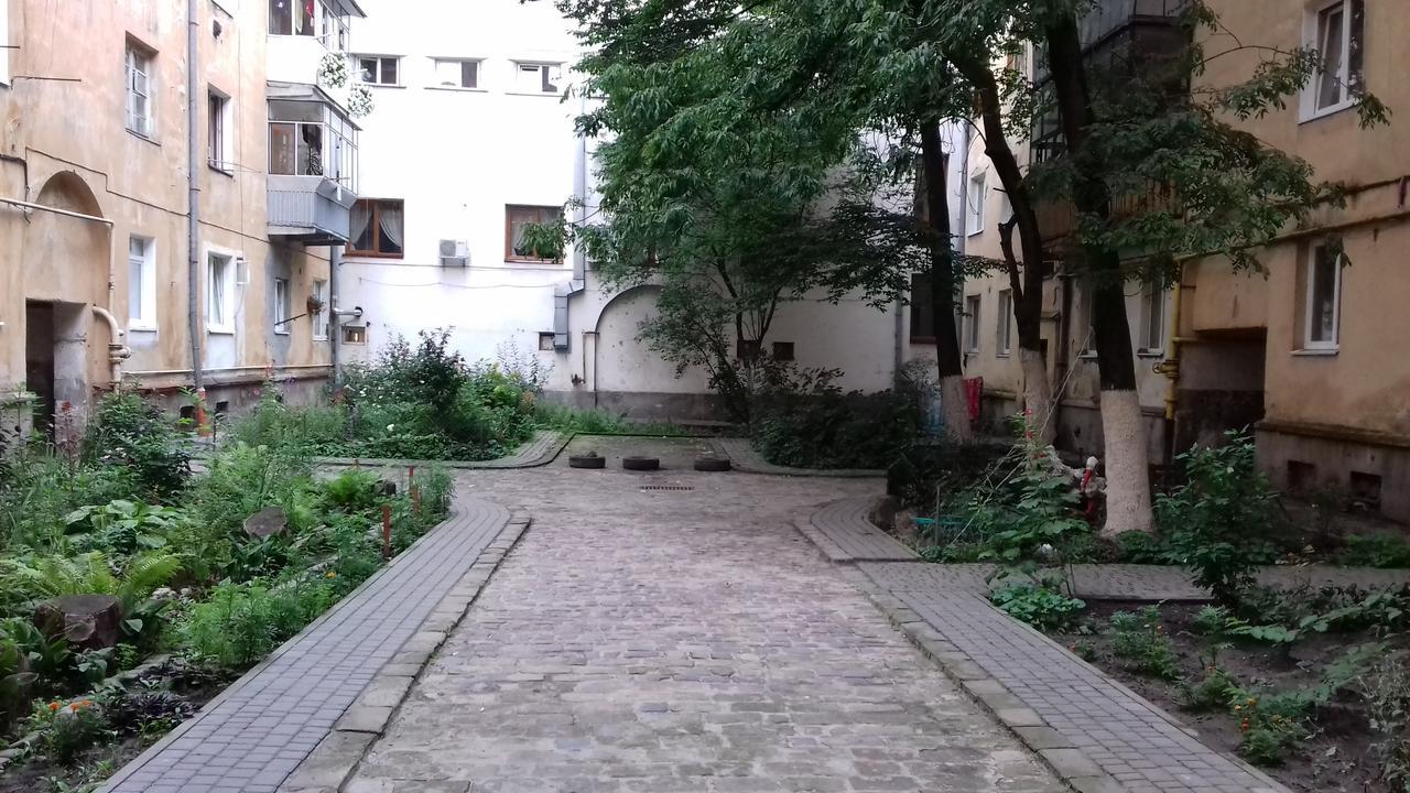 Apartment Near The Forum Mall Lviv Exterior foto