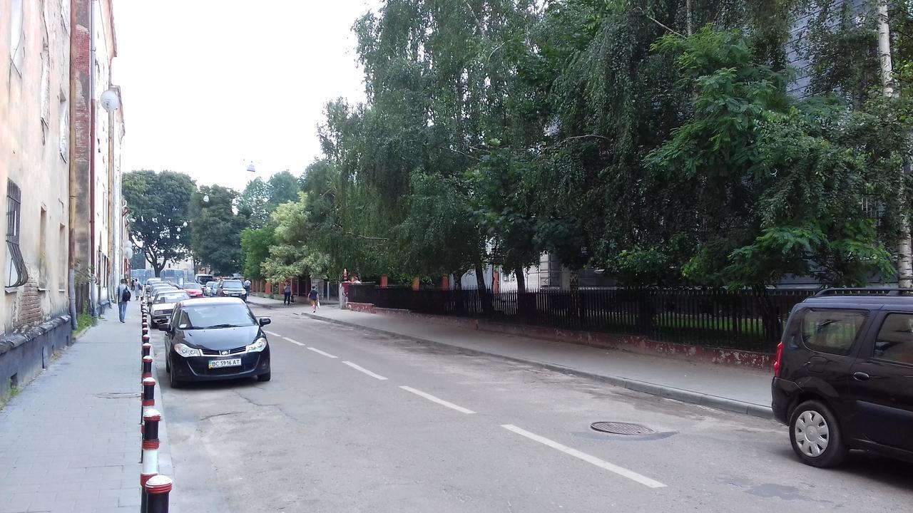 Apartment Near The Forum Mall Lviv Exterior foto