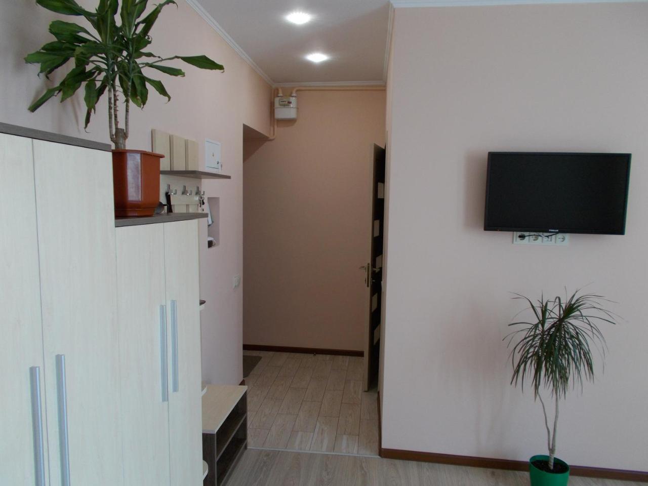 Apartment Near The Forum Mall Lviv Exterior foto