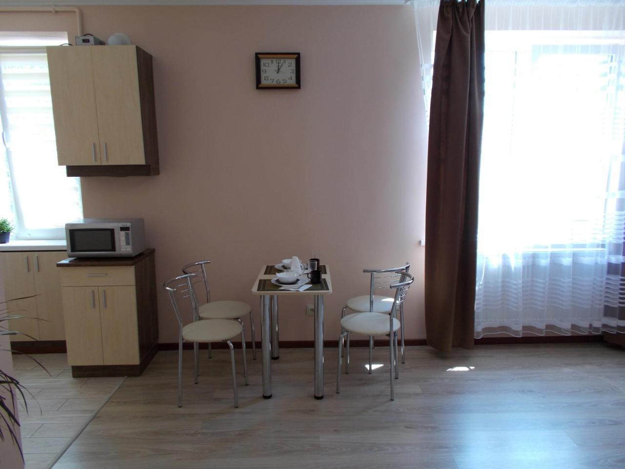 Apartment Near The Forum Mall Lviv Exterior foto