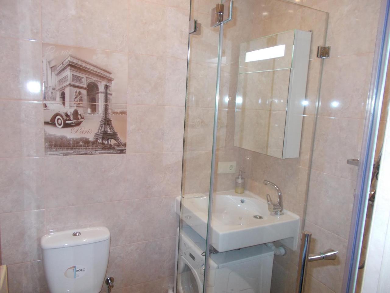 Apartment Near The Forum Mall Lviv Exterior foto