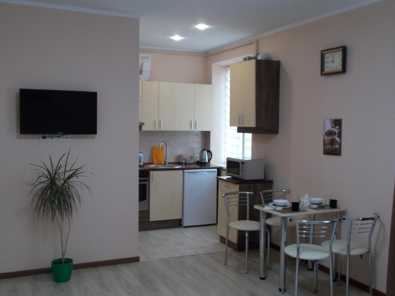 Apartment Near The Forum Mall Lviv Exterior foto