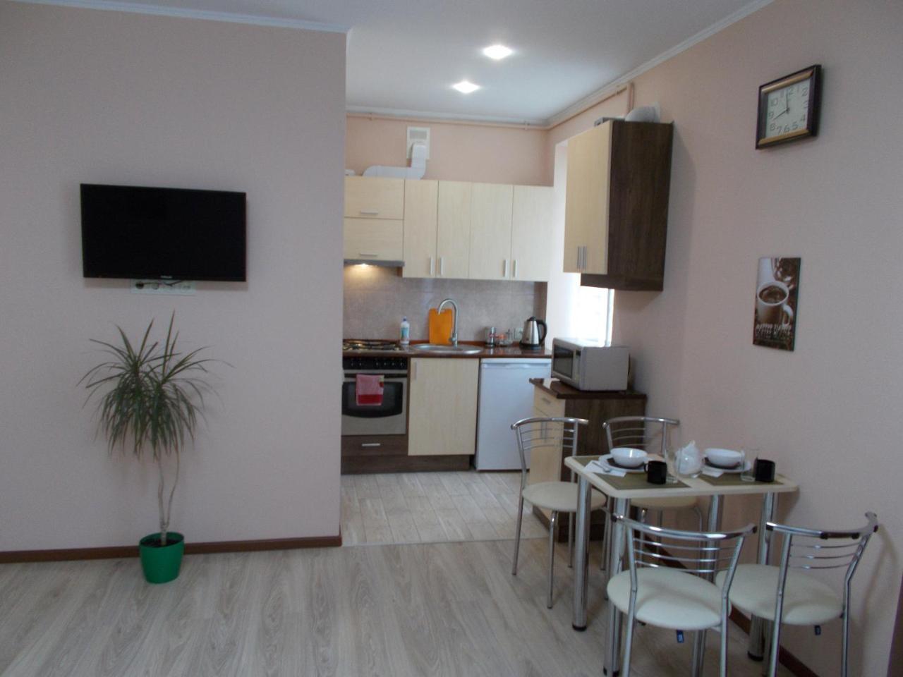 Apartment Near The Forum Mall Lviv Exterior foto