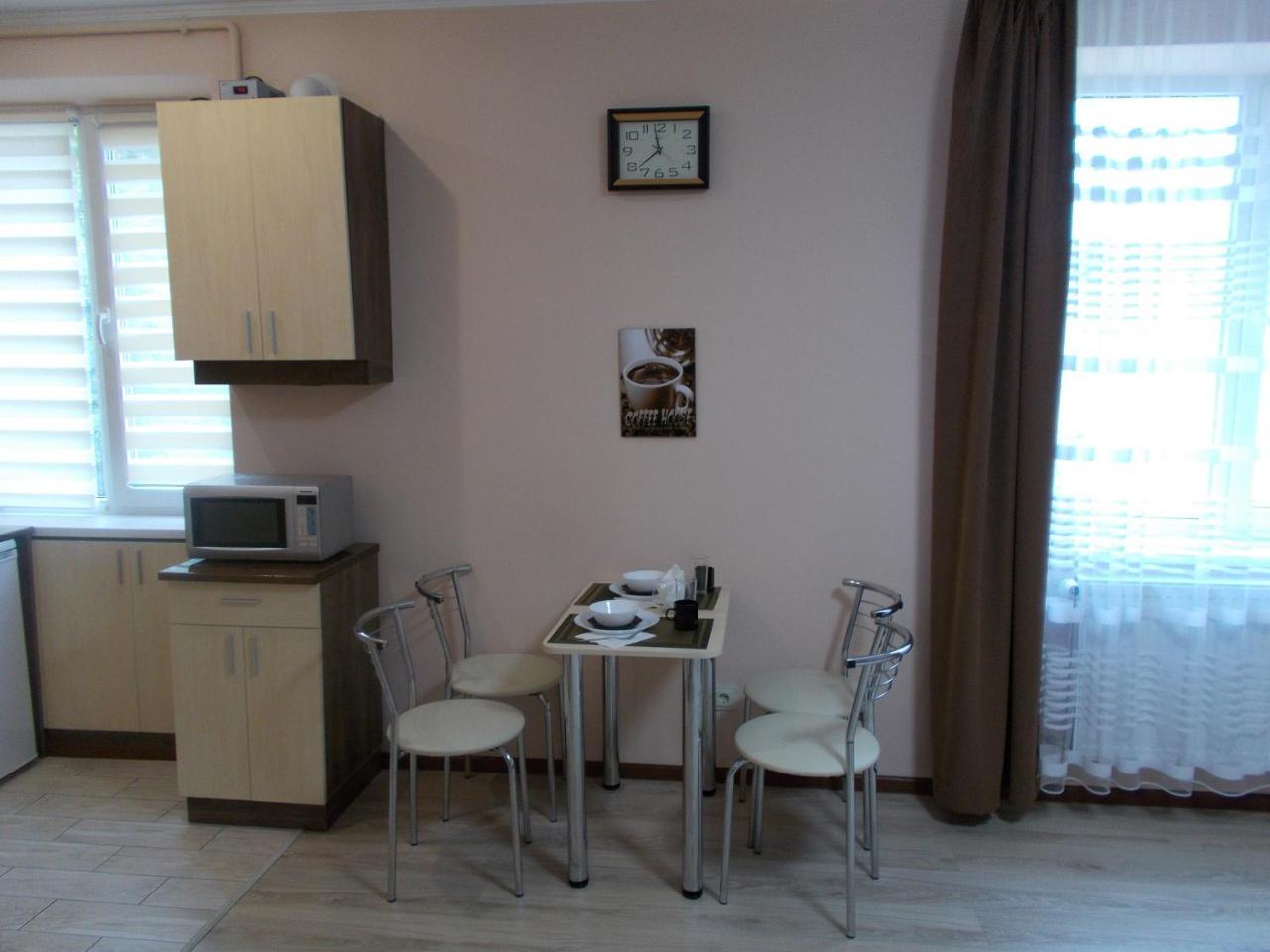 Apartment Near The Forum Mall Lviv Exterior foto